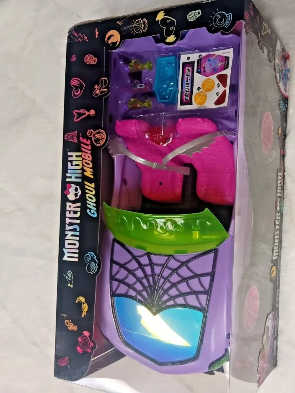 Monster High 2022 Ghoul Mobile Accessories Included - NIB (box has mild wear)